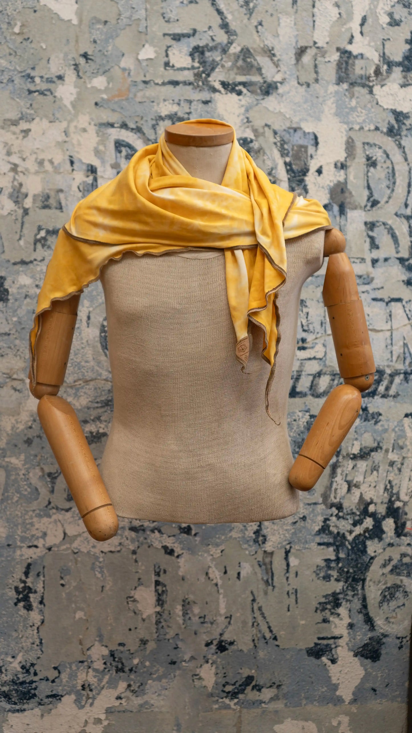 The Warmest of Hello's Scarf - Osadia Concept Store