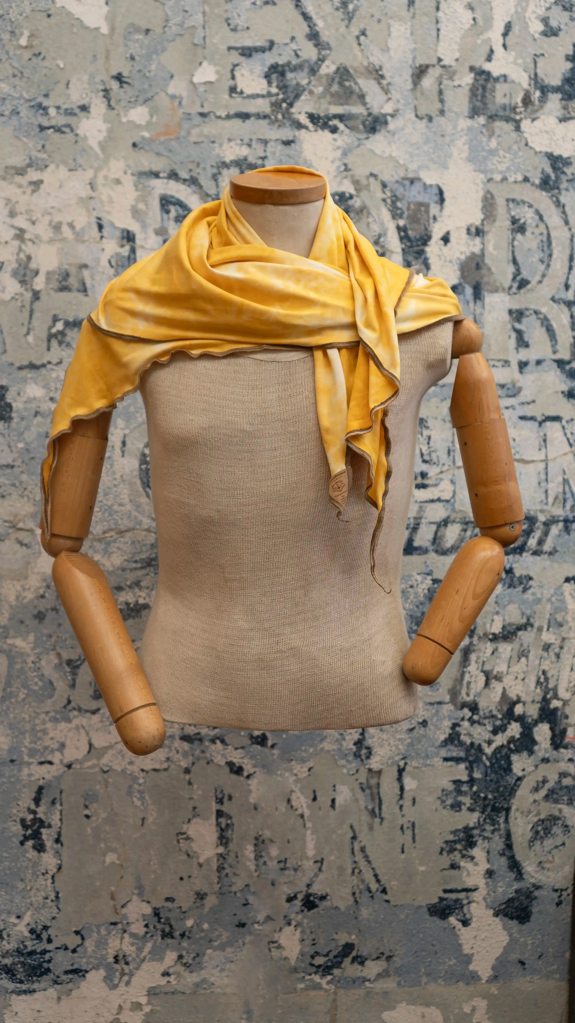 The Warmest of Hello's Scarf - Osadia Concept Store