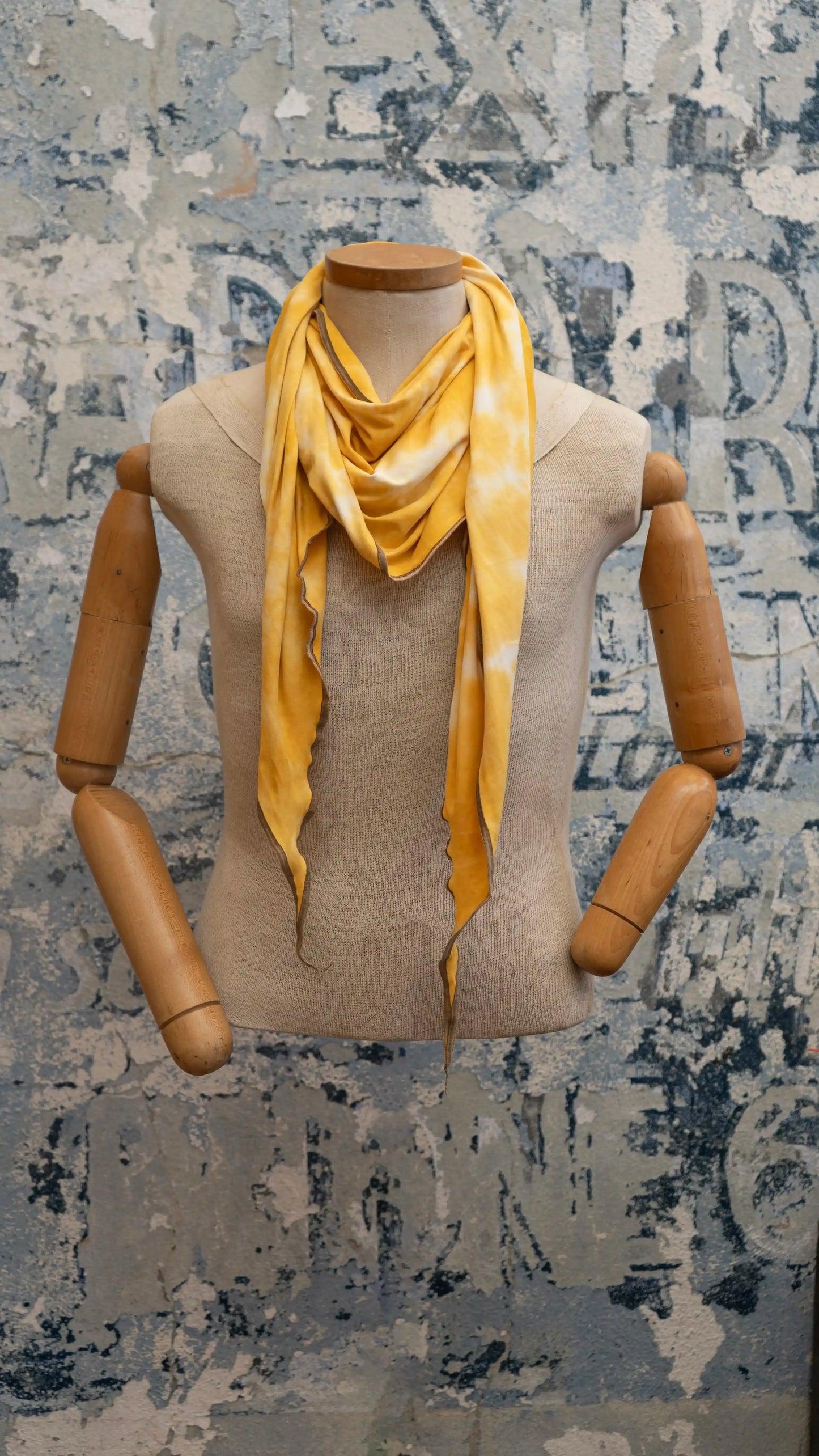 The Warmest of Hello's Scarf - Osadia Concept Store