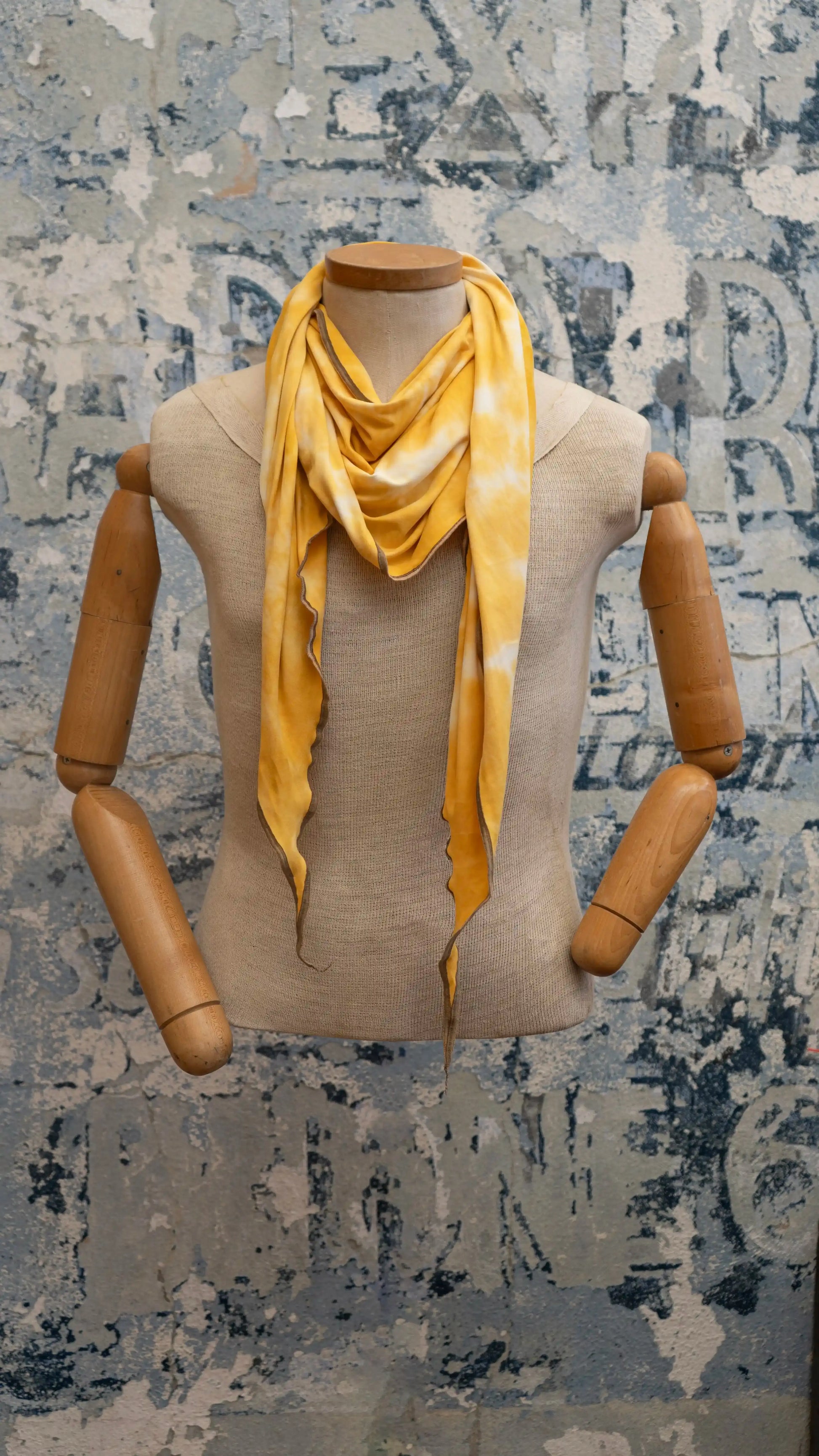 The Warmest of Hello's Scarf - Osadia Concept Store