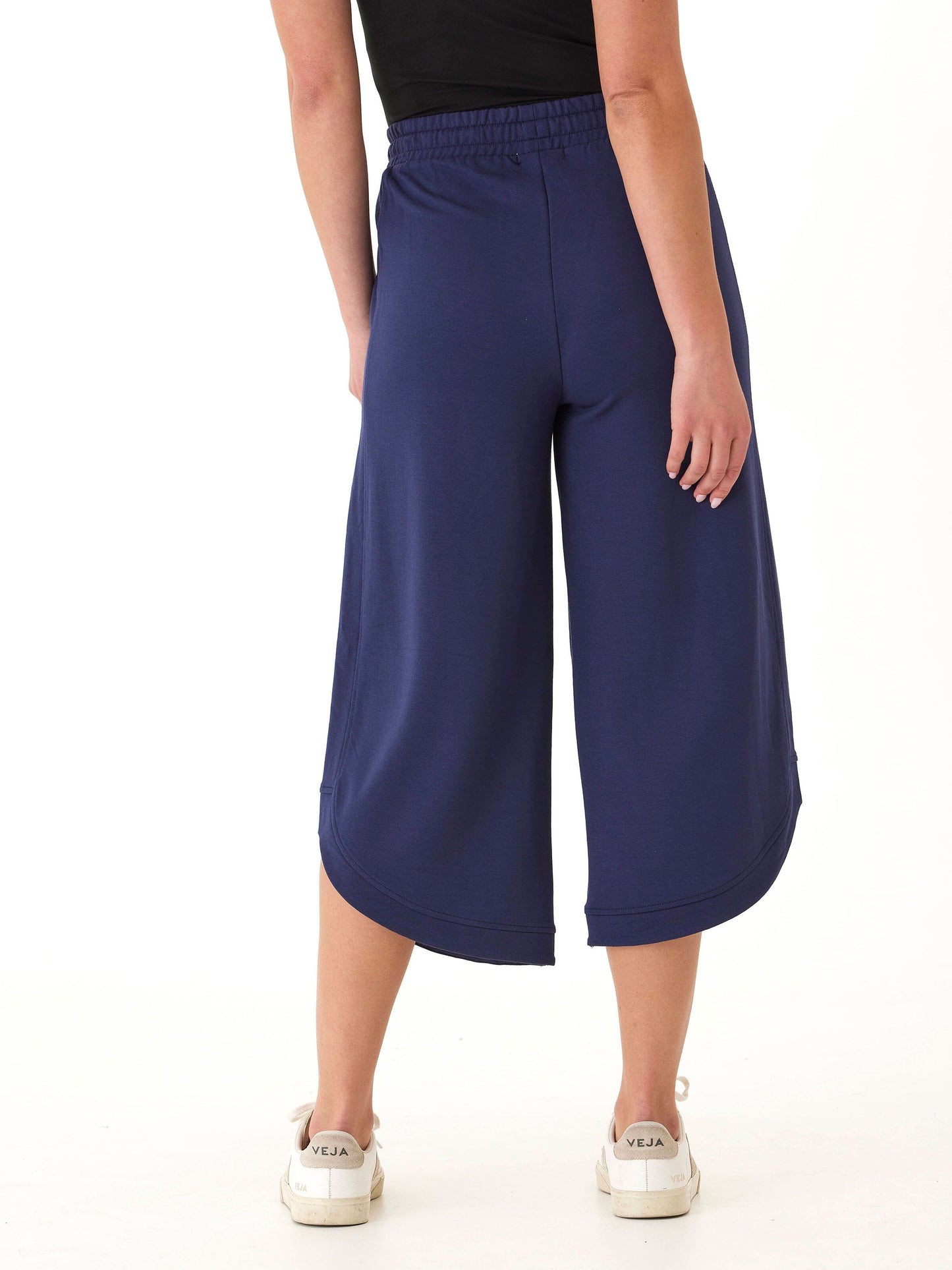 Kellyna Modal Terry Capri Dolphin Pant