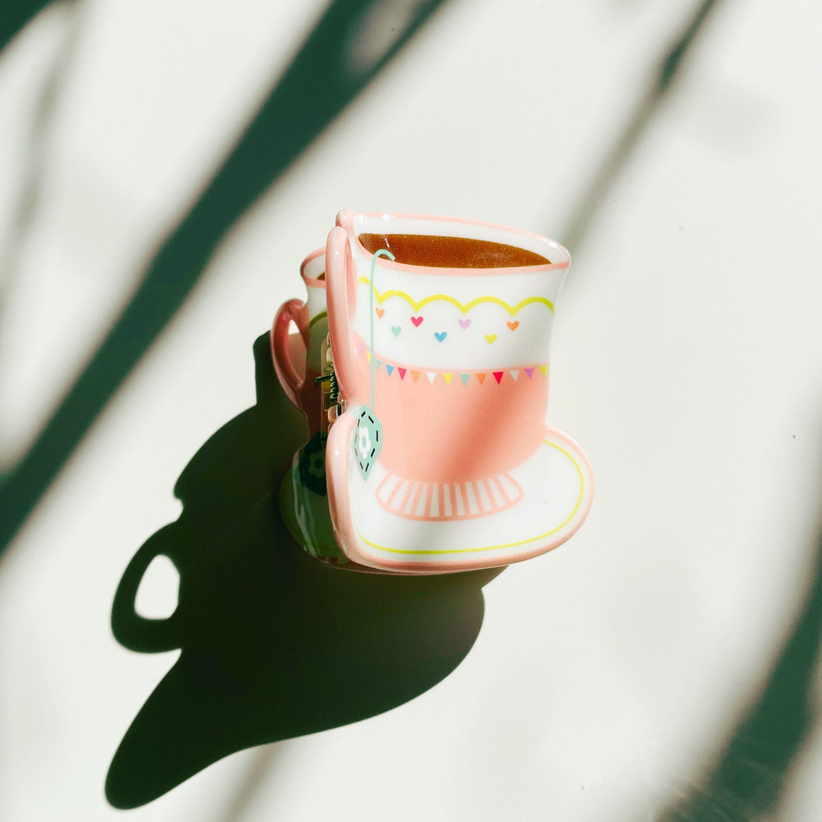 Velvet Claws Pink Tea Cup with Heart Hair Claw