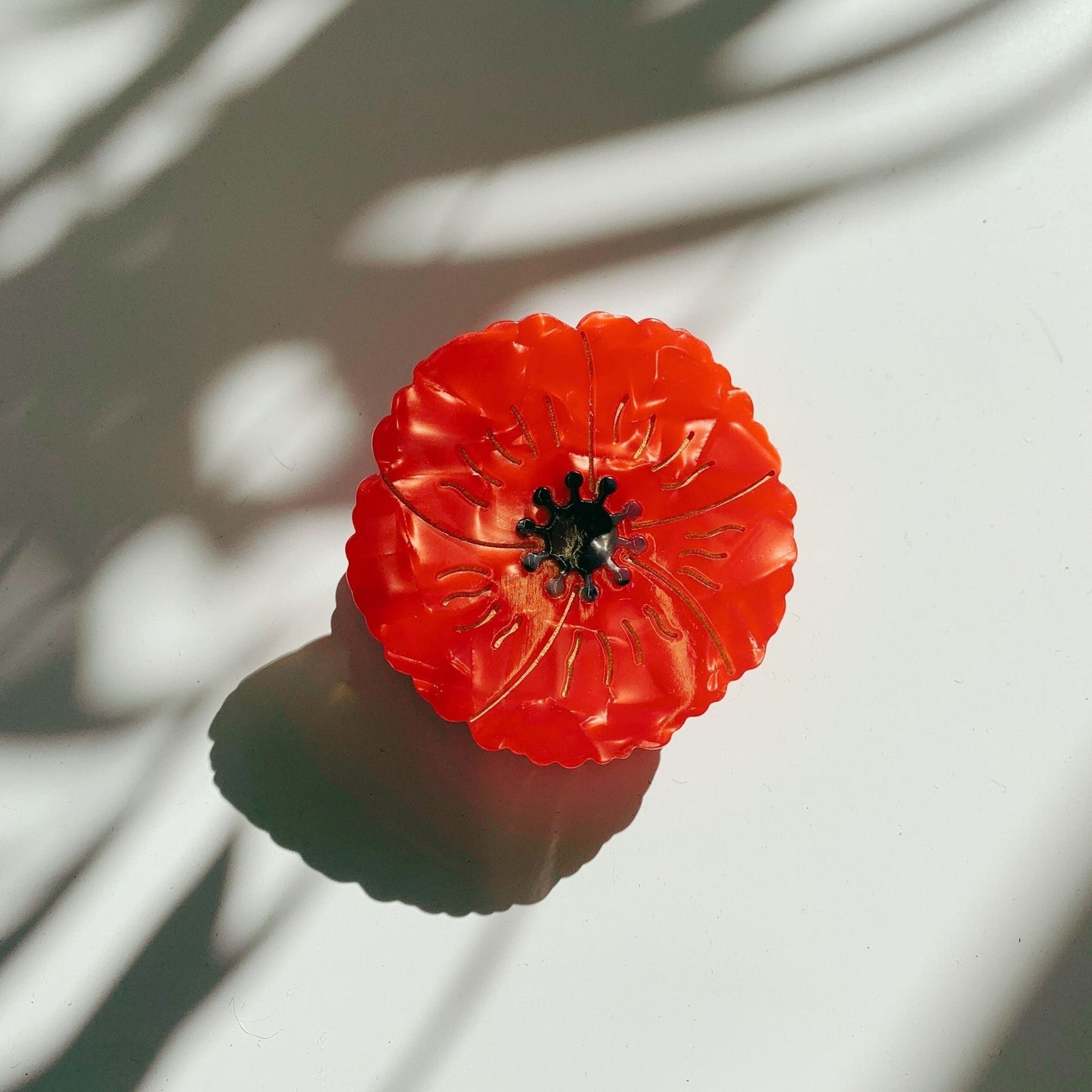 Velvet Claws Round Poppy Small Hair Claw | Claw Clip in Velvet Travel Bag