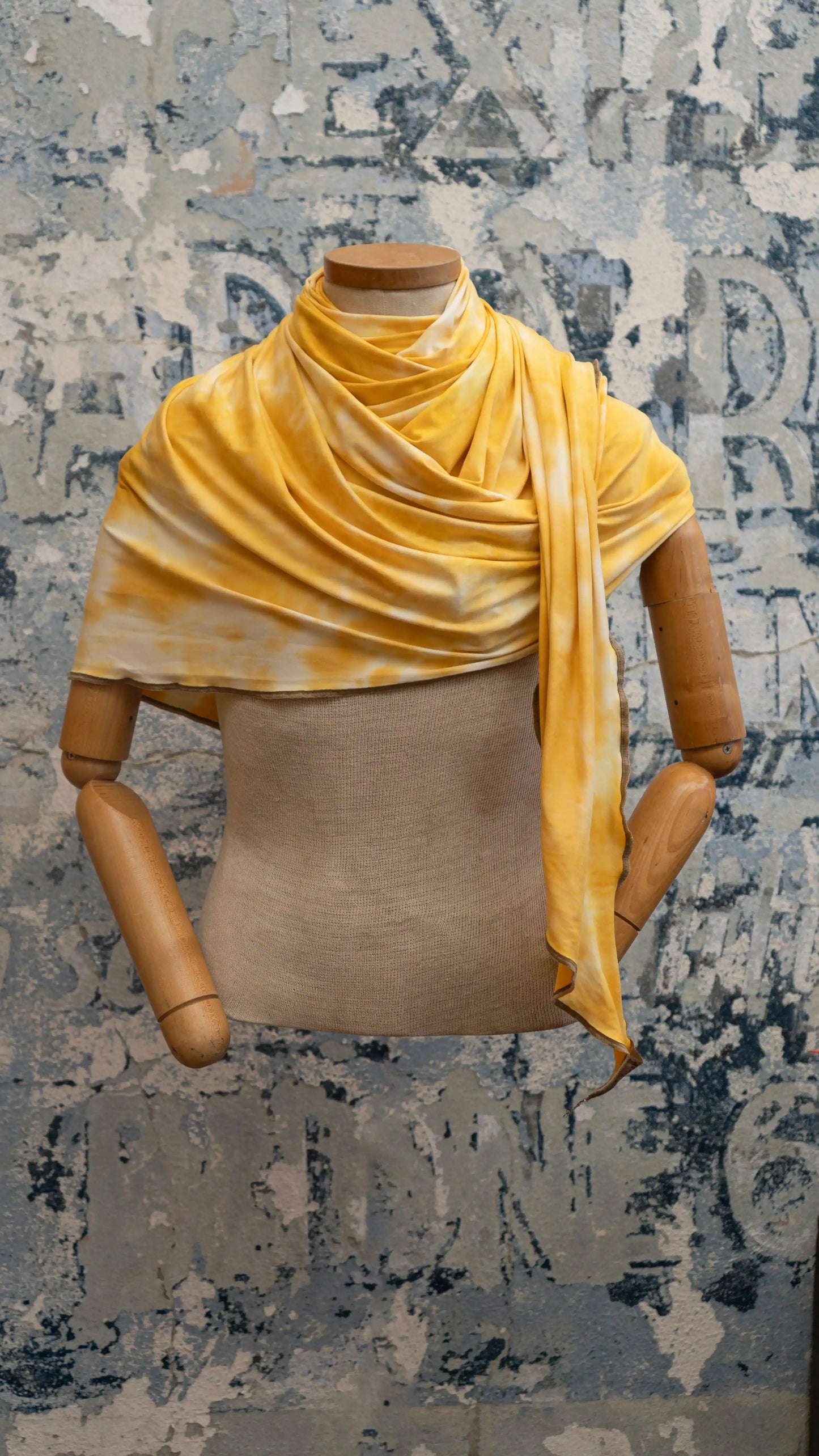 The Warmest of Hello's Scarf - Osadia Concept Store