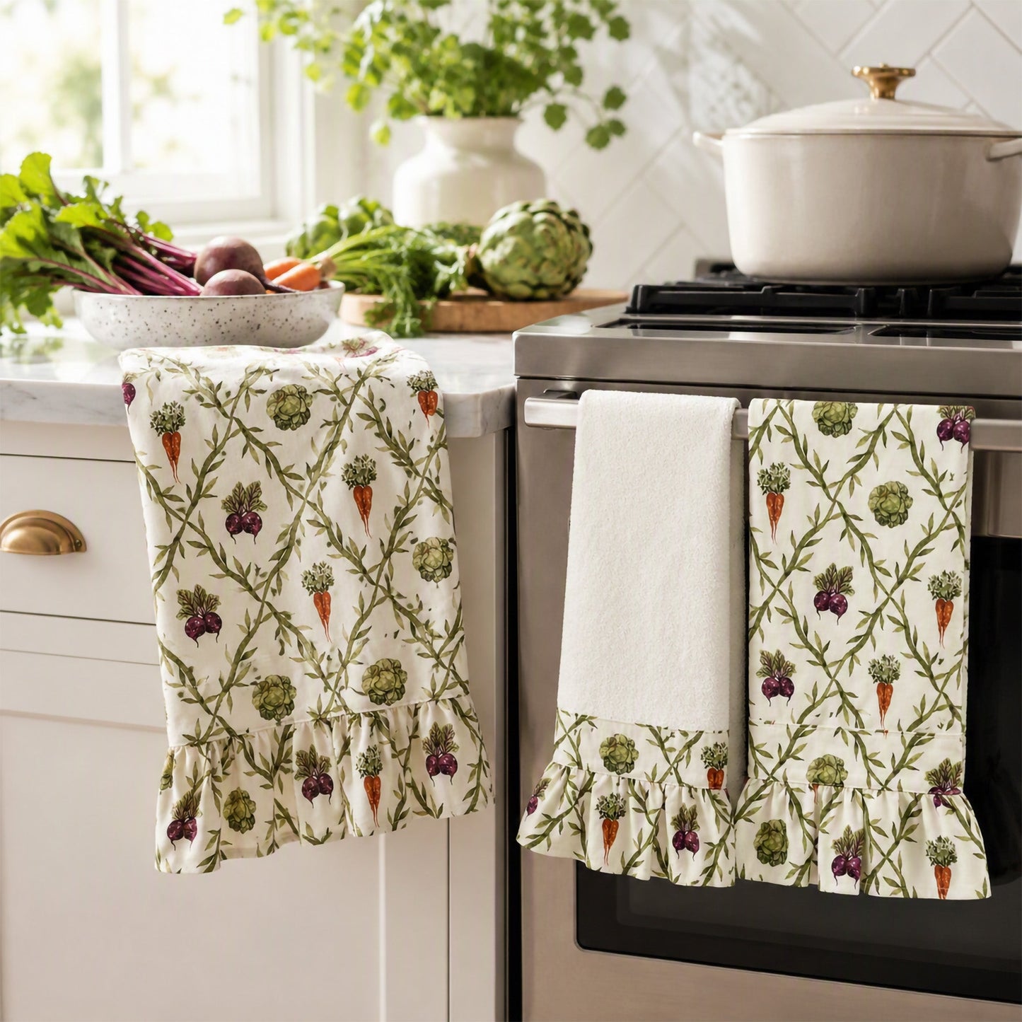Heirloom Légume Ruffled Towels (Set of 2)