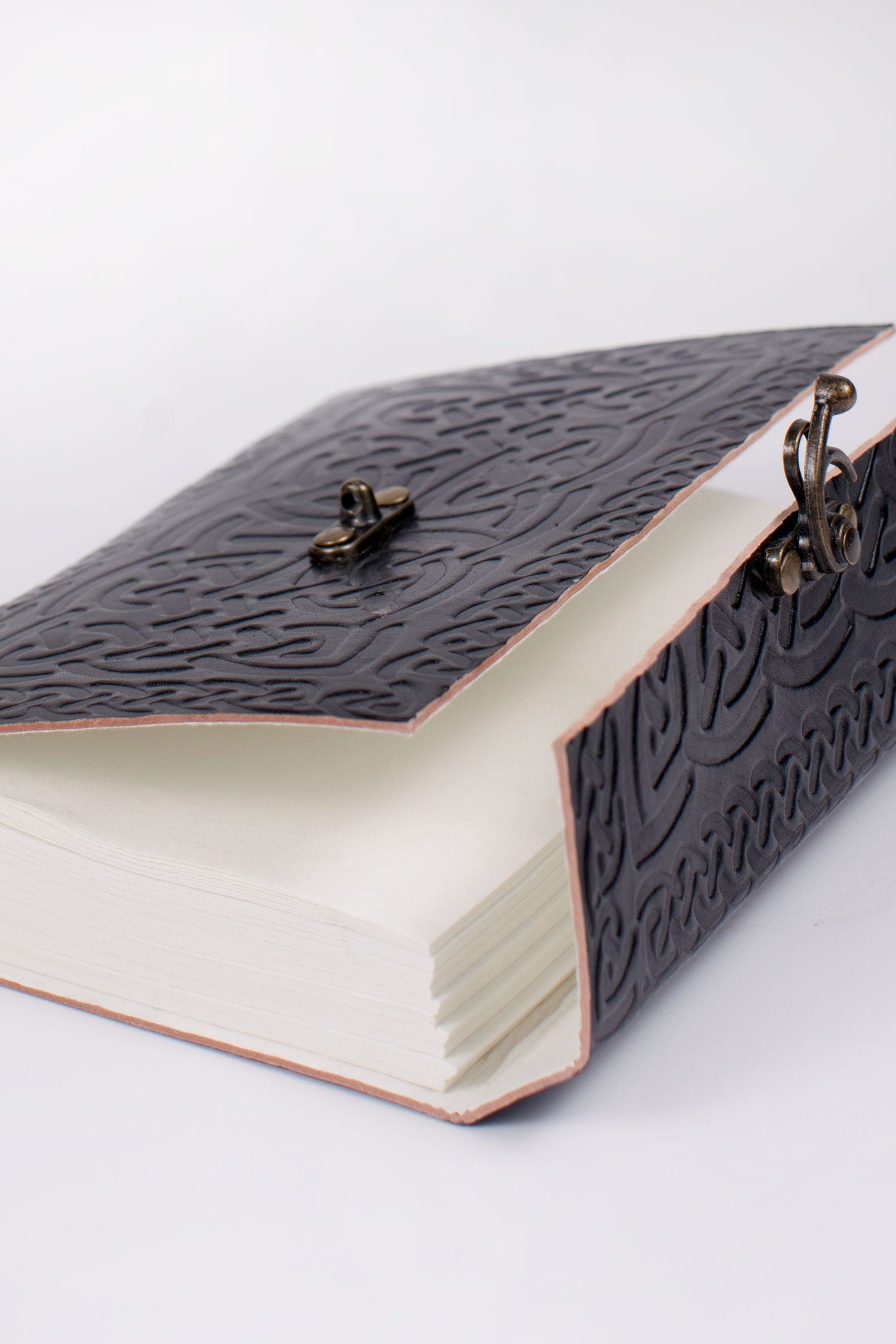 Intertwining Ideas Journal - Osadia Concept Store