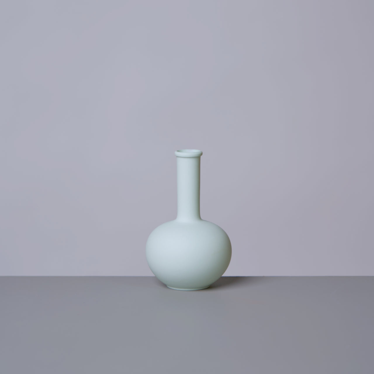 Matte Porcelain Mini Beauty Vase - Osadia Concept Store