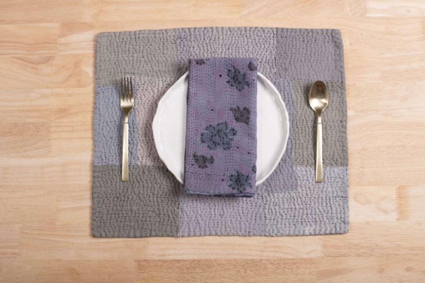 S/2 Mosaic Fray Patch vintage Kantha Placemat - Hydrangea