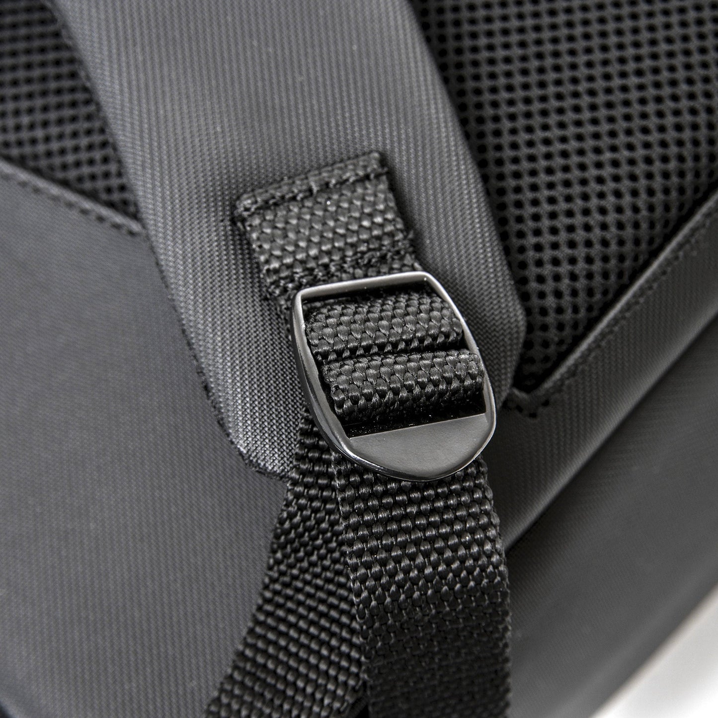 AMSTERDAM CARBON BACKPACK 20L