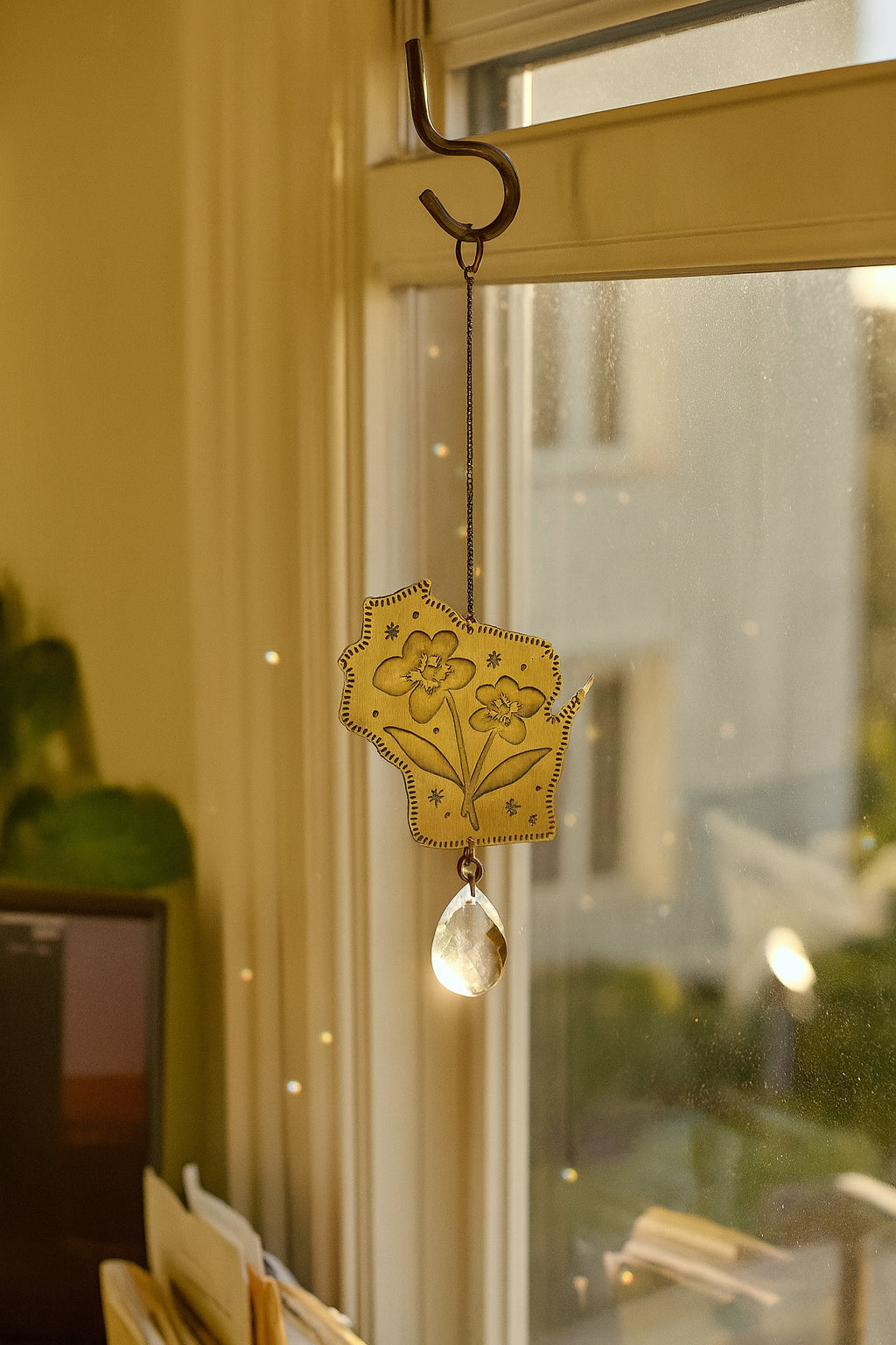 Wisconsin State Violet Engraved Suncatcher