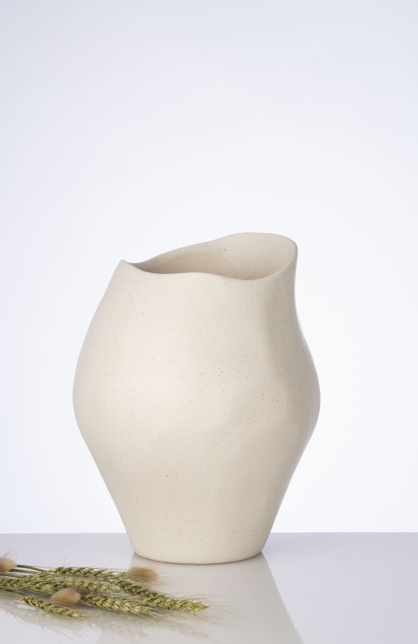 Mosco Cream Vase