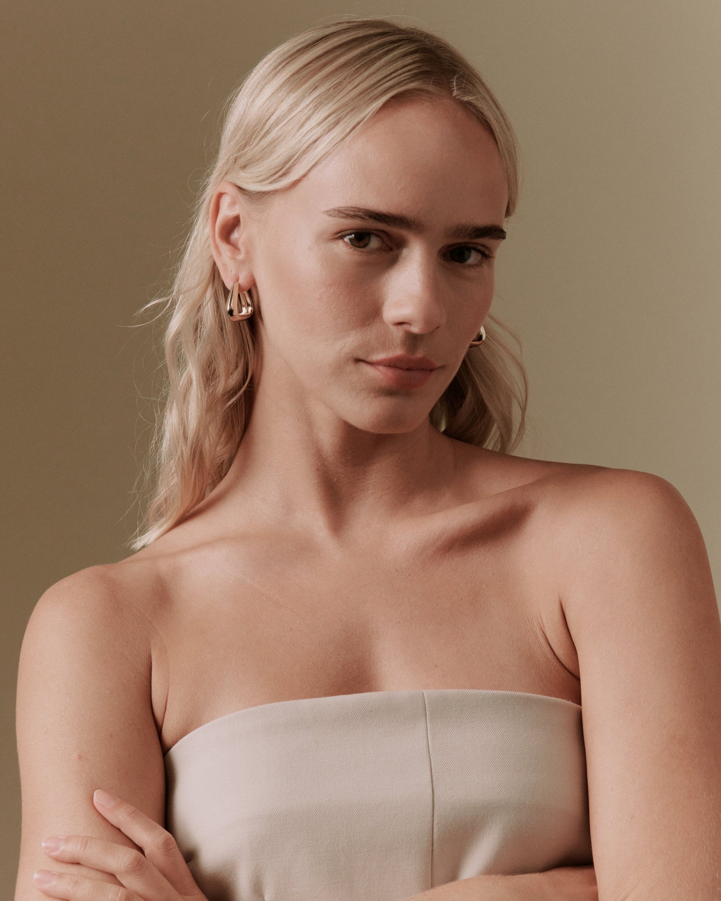 Lyle Medium Triangle Hoops