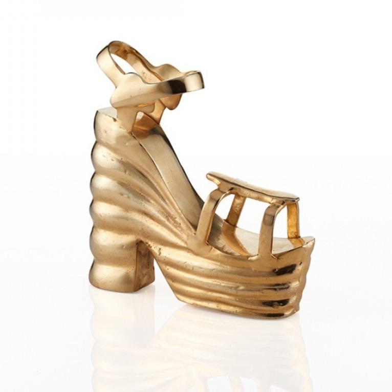 Carmen Shoe / Bookend