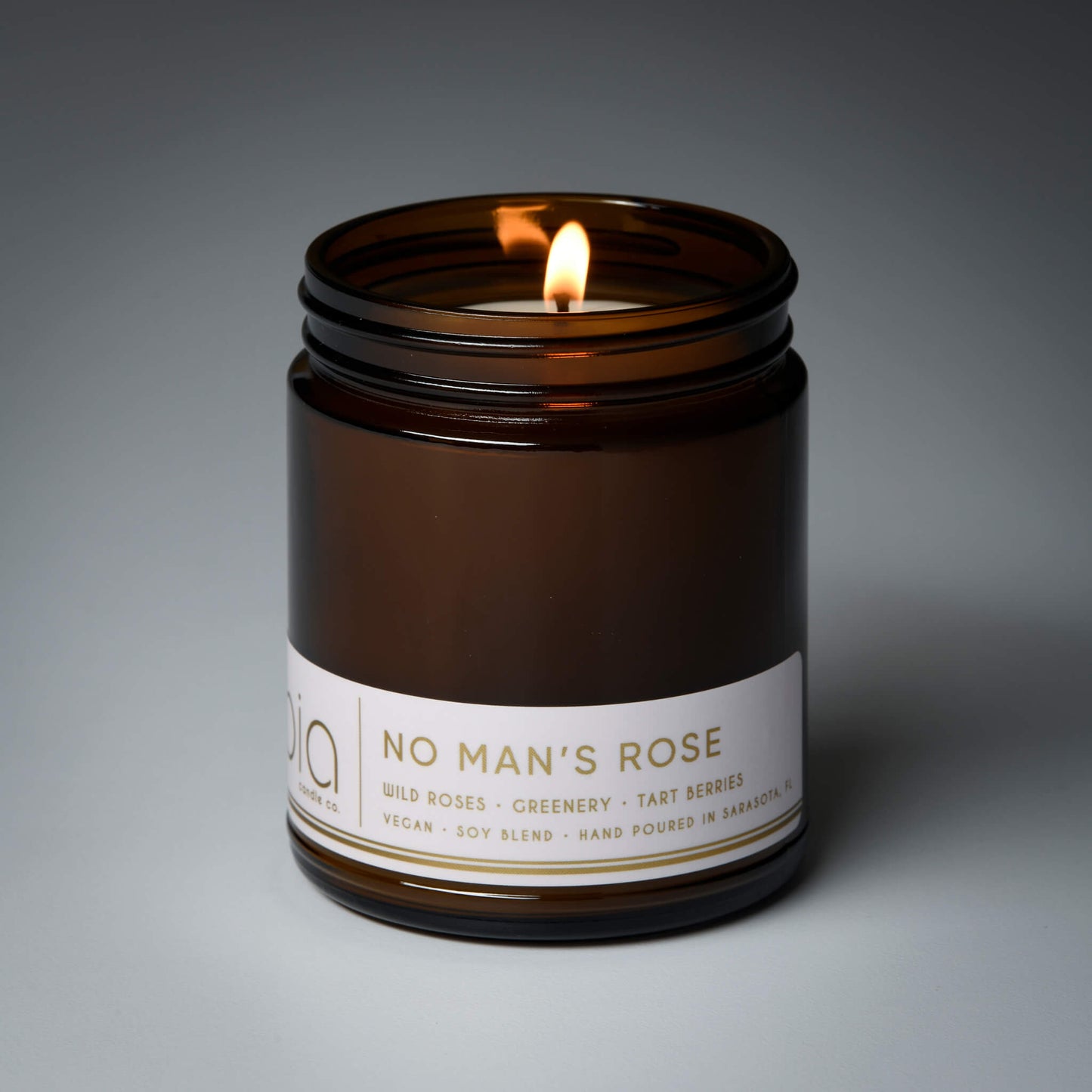 No Man's Rose Soy Blend Candle - Dewy Rose, Black Currant & Moss