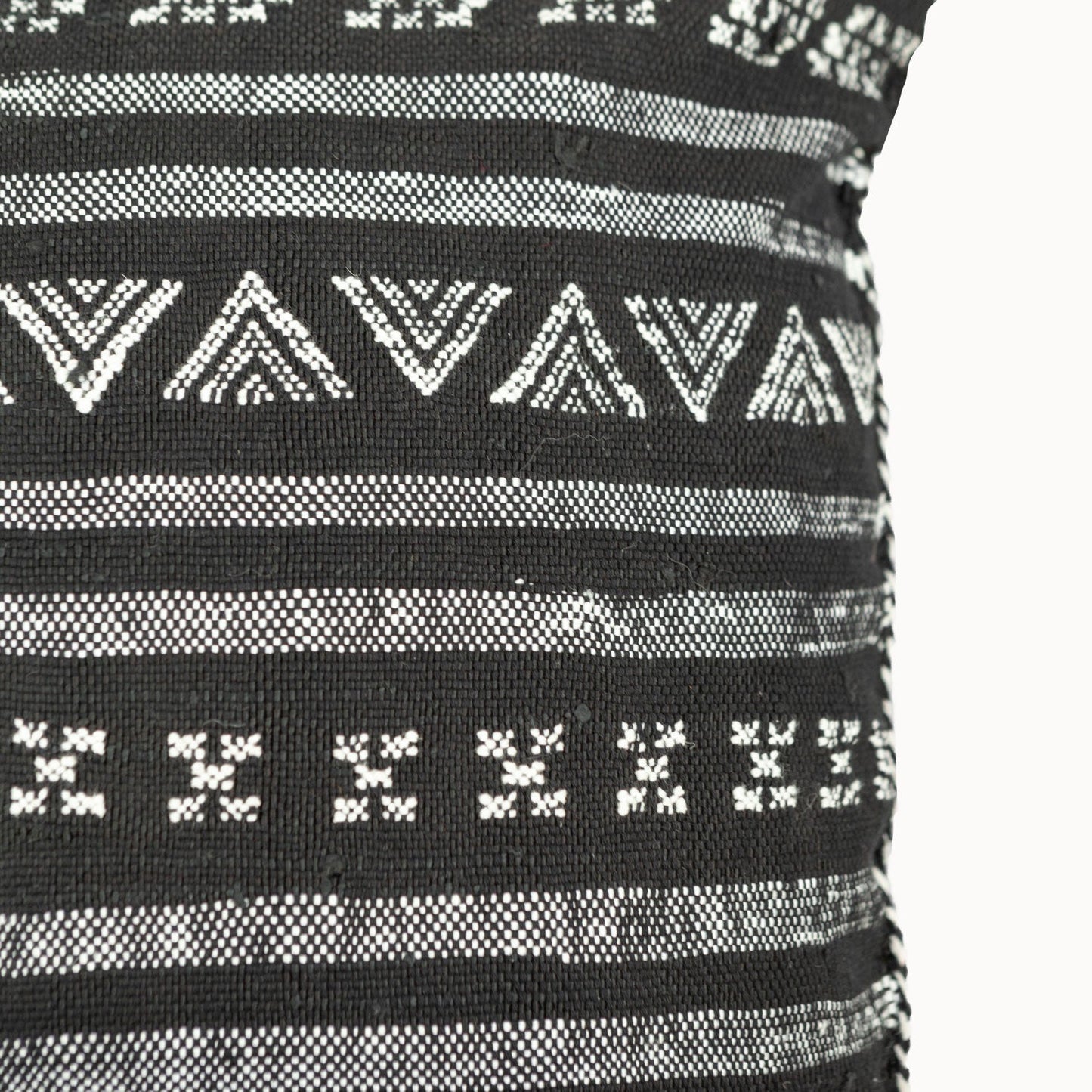 Desert Stripe Cactus Silk Pillow | Black - Osadia Concept Store