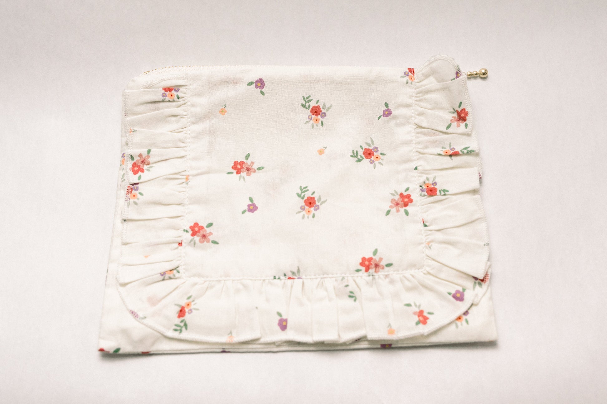 Vintage-Inspired Floral Pouch- Matin au Jardin - Osadia Concept Store