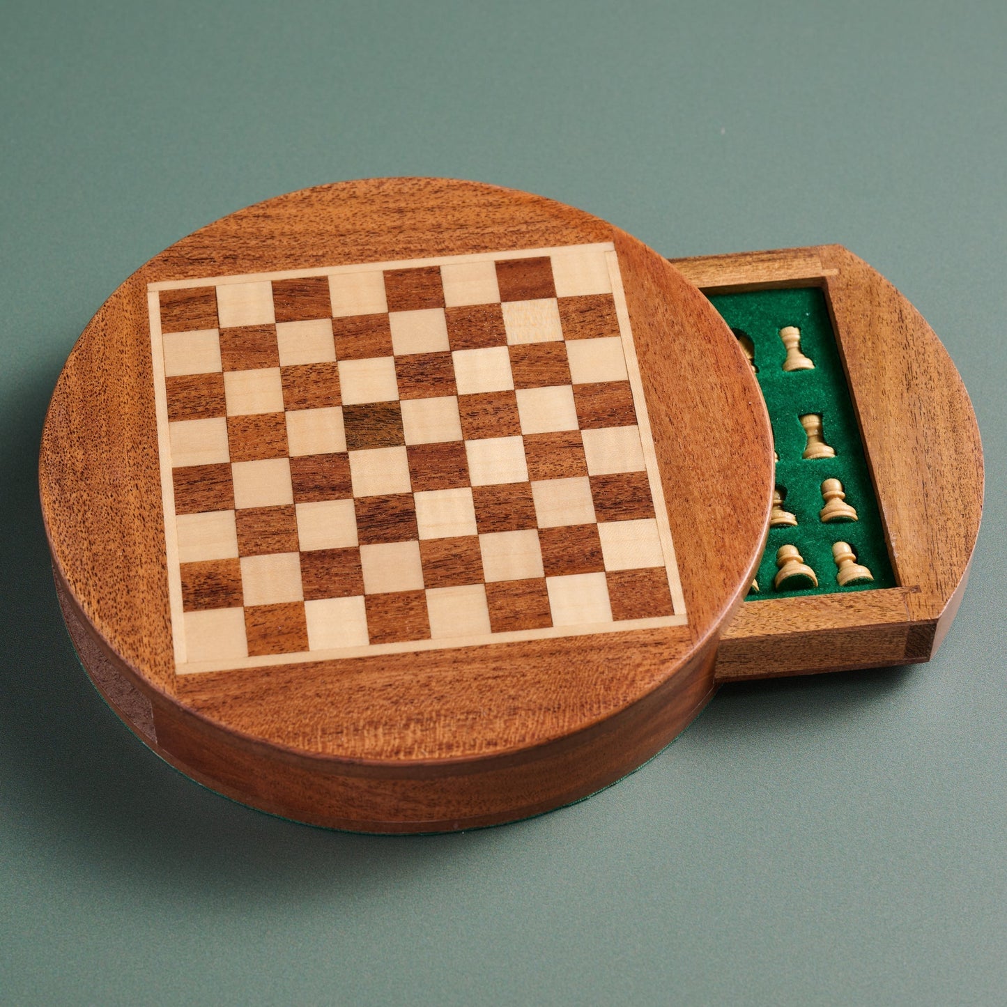 Acacia Wood Round Magnetic Chess Set - Osadia Concept Store