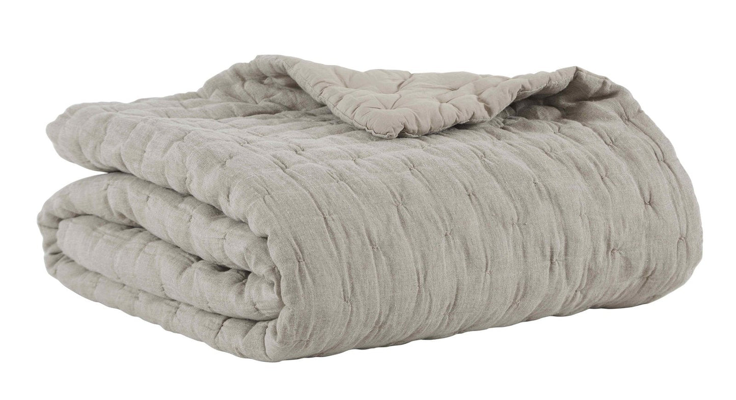 Sophie Hand Pinched Linen Quilt