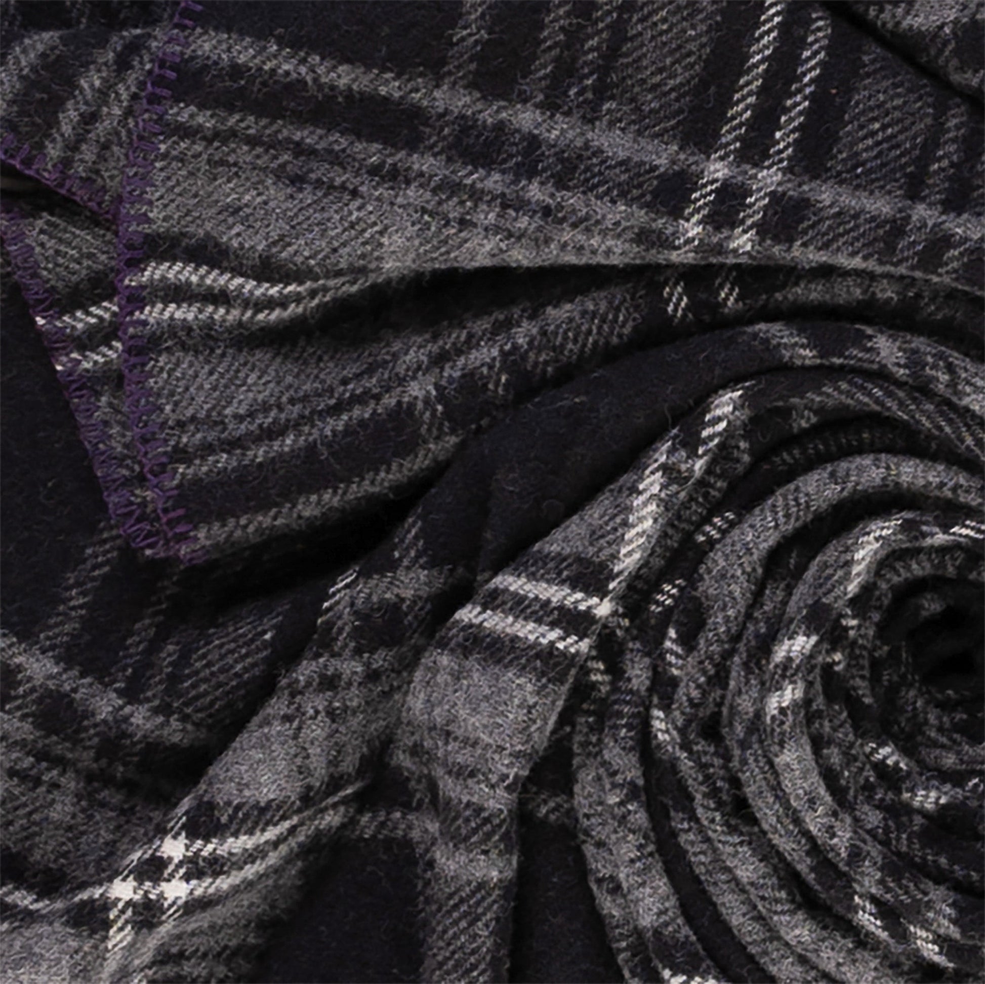 Highland Tweeds BIG Throw ~ Signature Tartan ~ - Osadia Concept Store