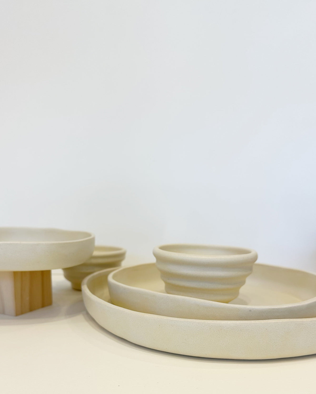 PLATES BUNDLE White Cloud. (Sizes 8.5 and 6 inches)