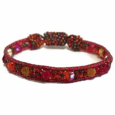 Cuero Bracelet with Magnetic Closure - Guatemala