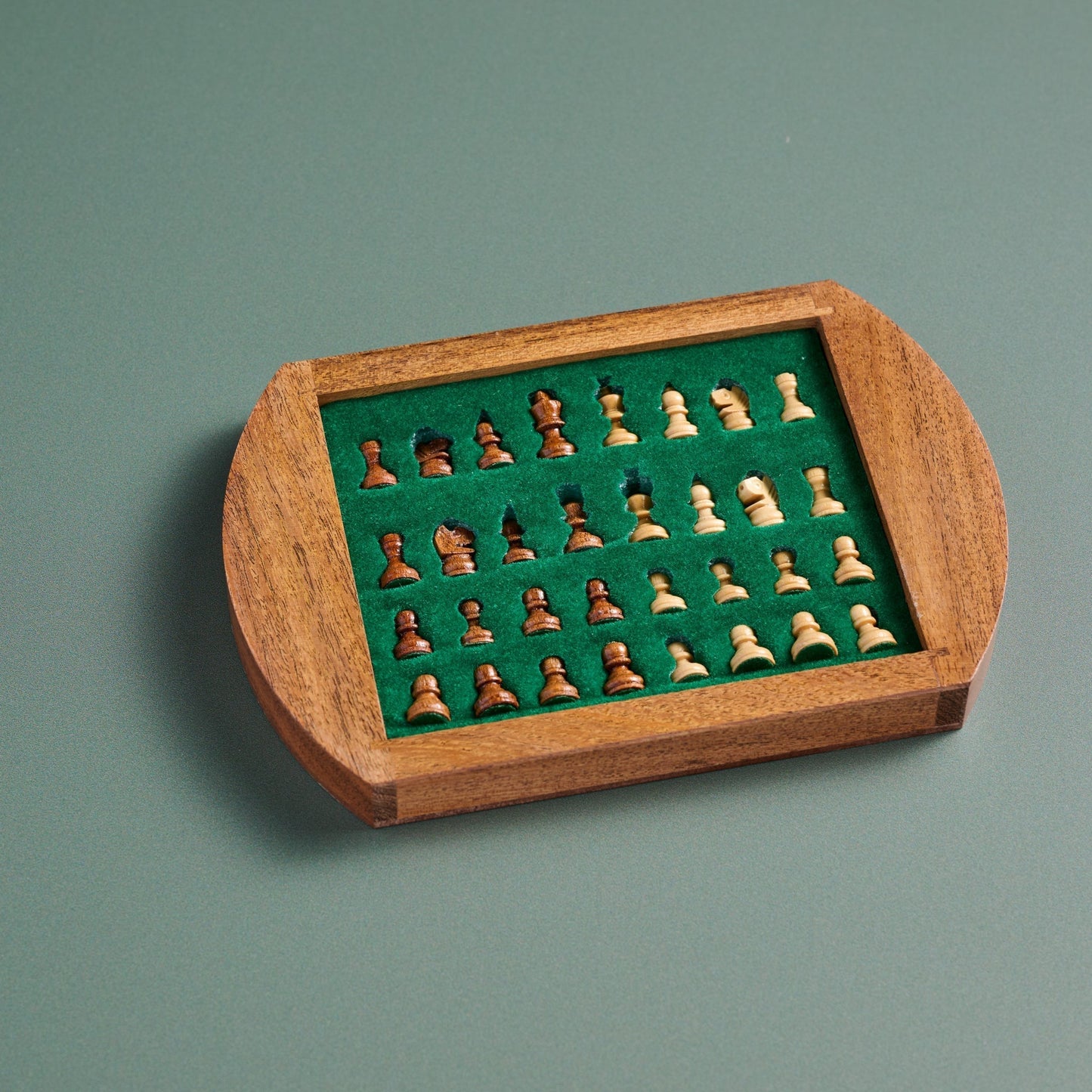Acacia Wood Round Magnetic Chess Set - Osadia Concept Store