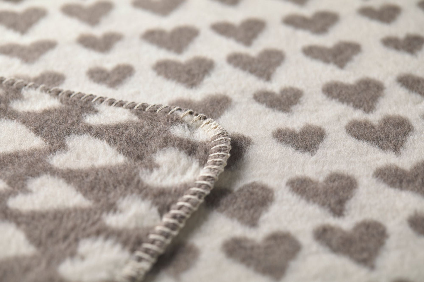 SAVONA Throw "Hearts"