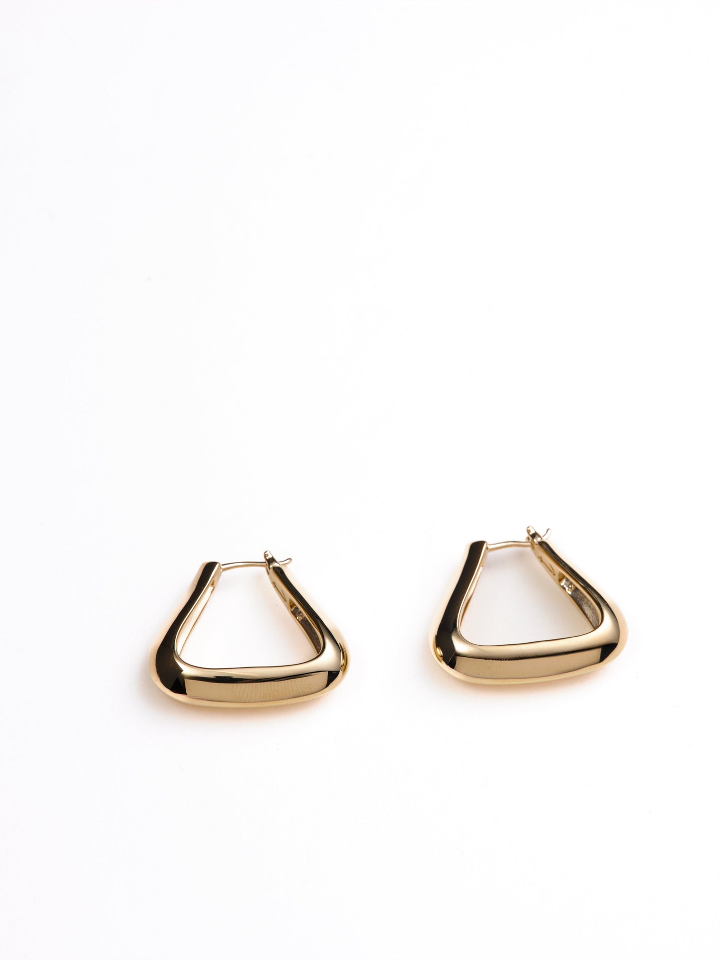 Lyle Medium Triangle Hoops