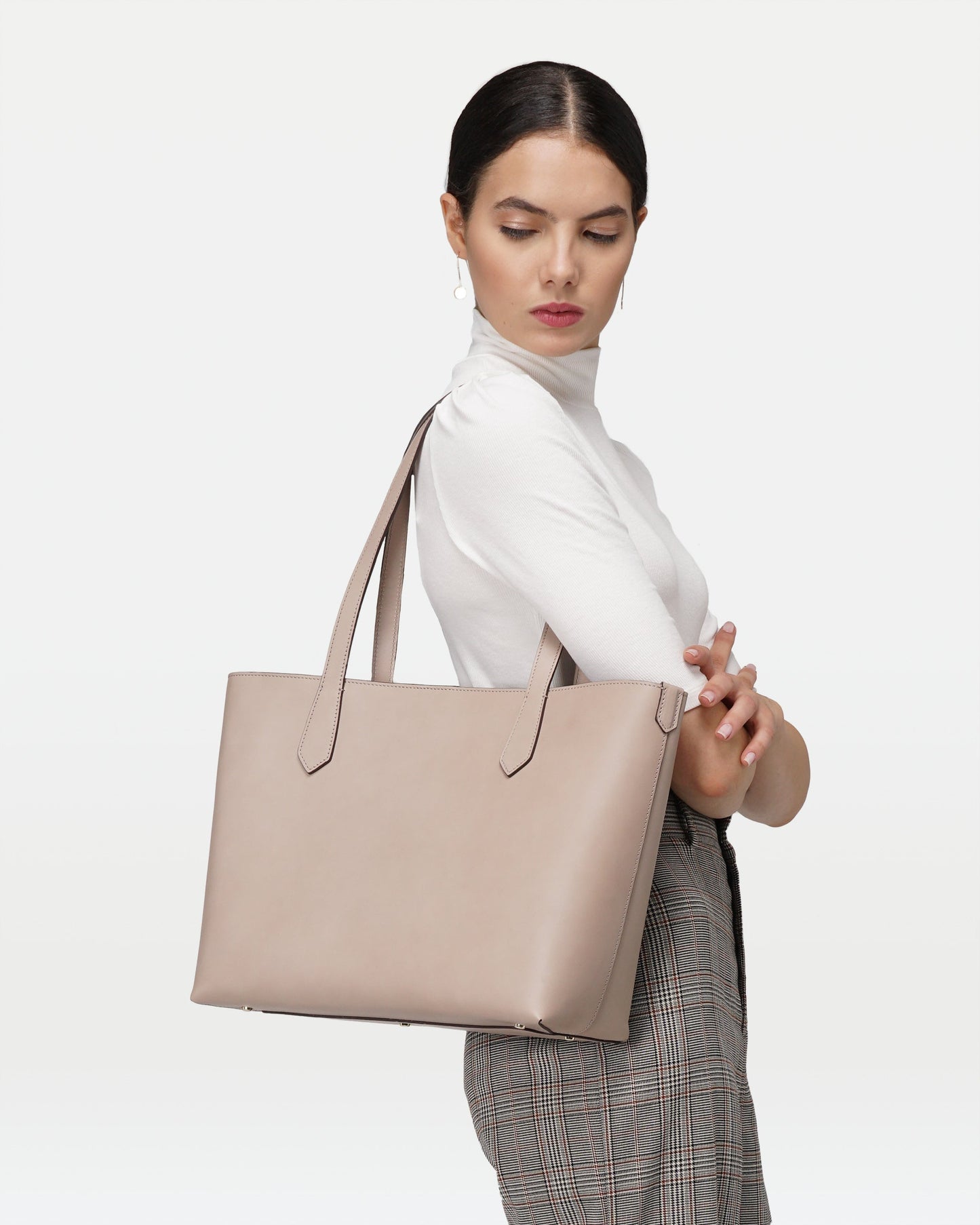 Elba medium size structured tote in vegetable-tanned leather