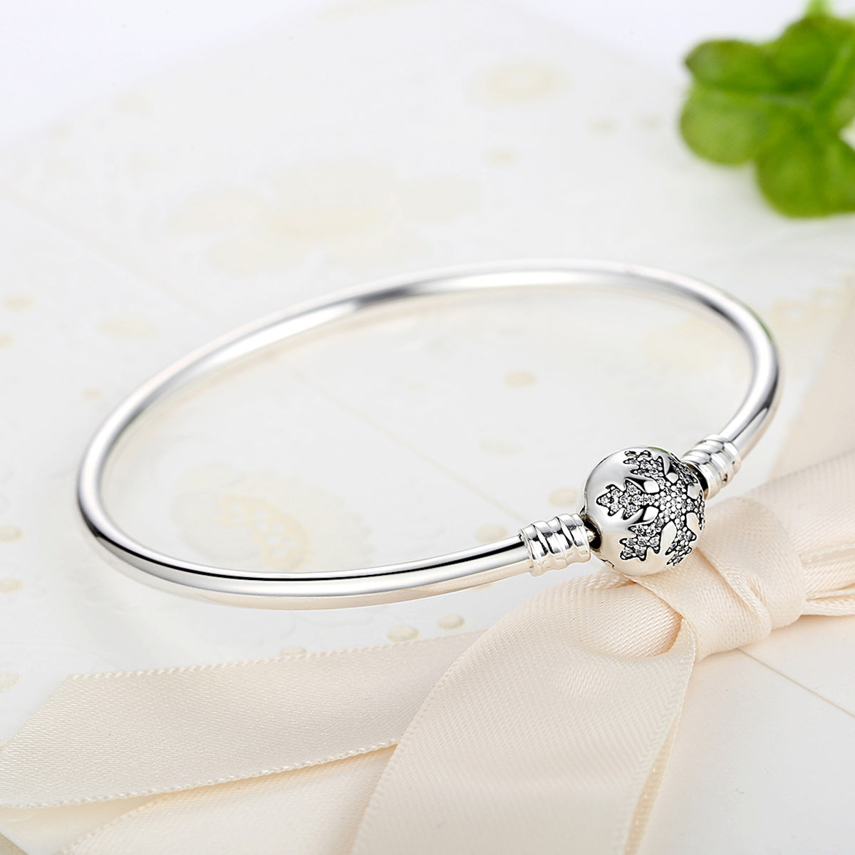 925 Sterling Silver 5.8CM Diameter and 0.3CM Thick Bracelet for Women
