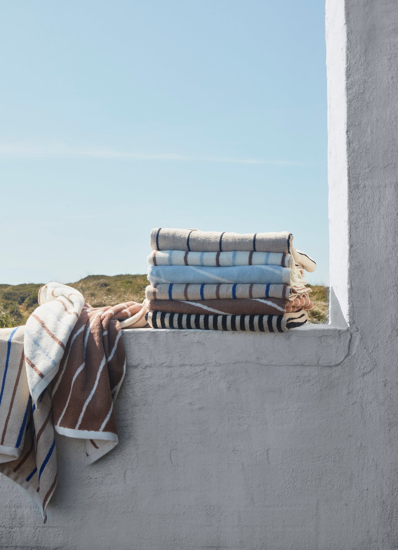 Raita Towel - Medium - Cloud / Ice Blue