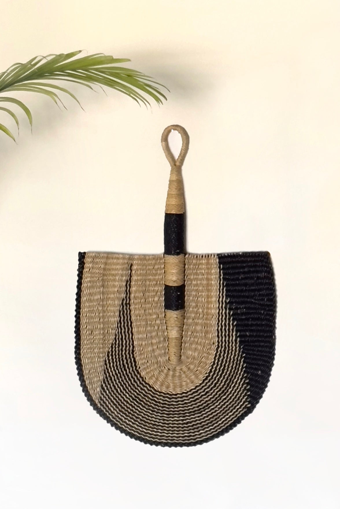 Standard Fan in Natural & Black