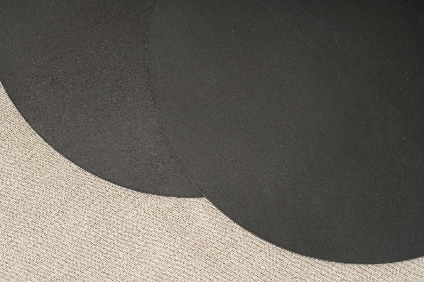 Arch Placemat Pair in black leather