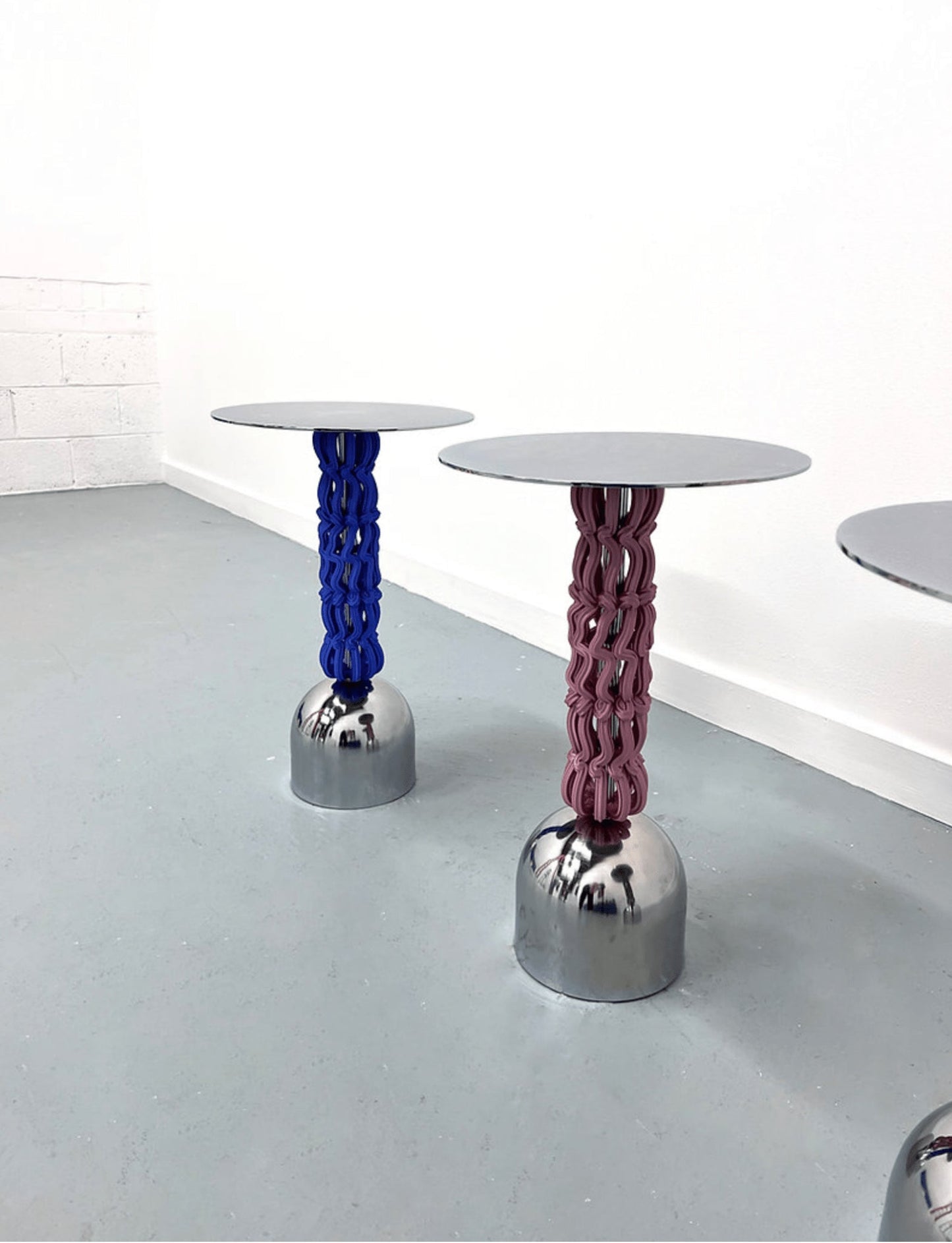 Frosting Martini Table