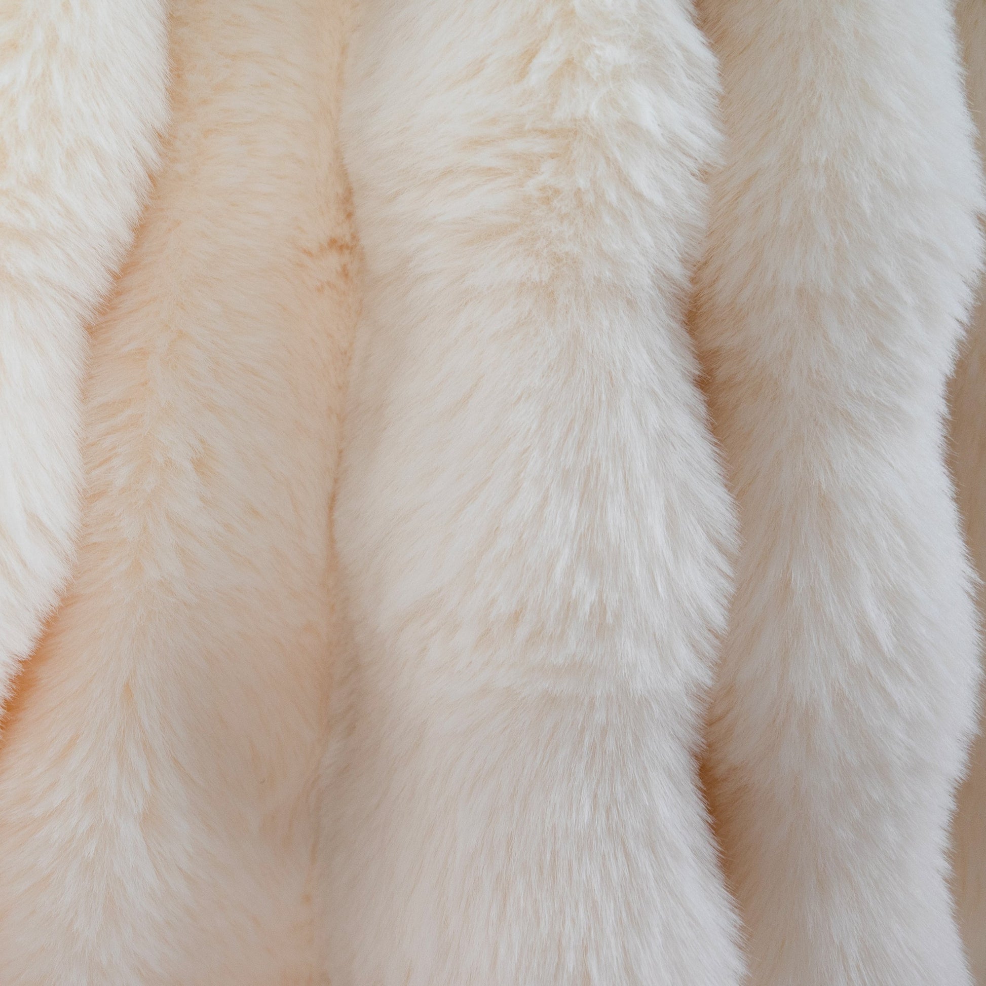 Southampton Home Cloud Throw ~ Champagne Mist ~ - Osadia Concept Store