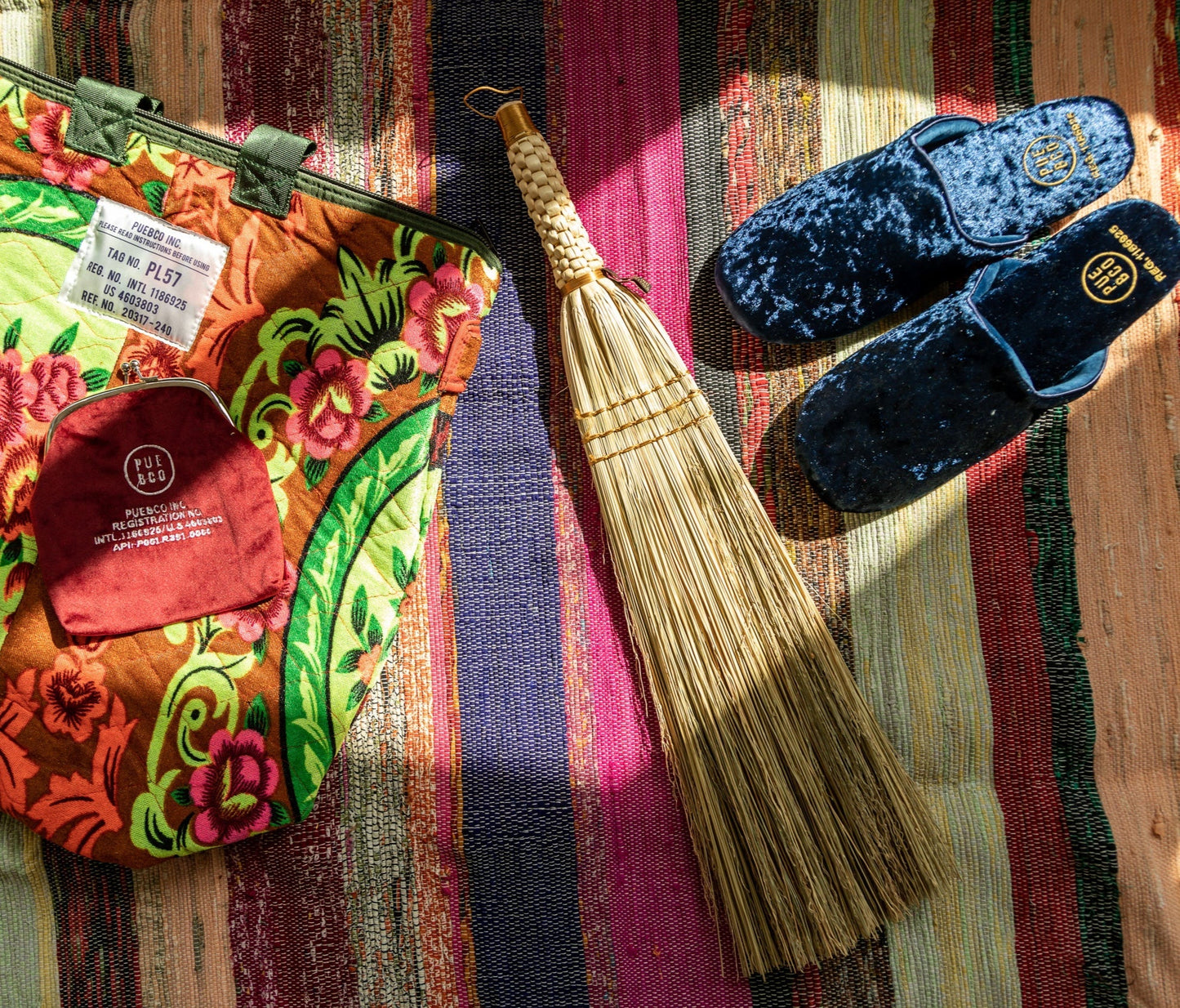 HAND BROOM - BEIGE
