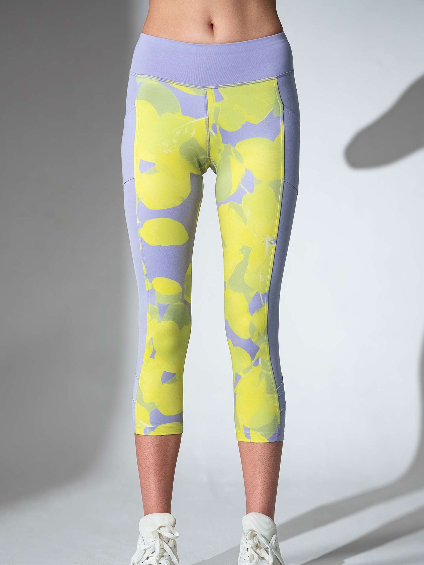 ELLE CAPRI | Performance Compression Leggings with Pockets