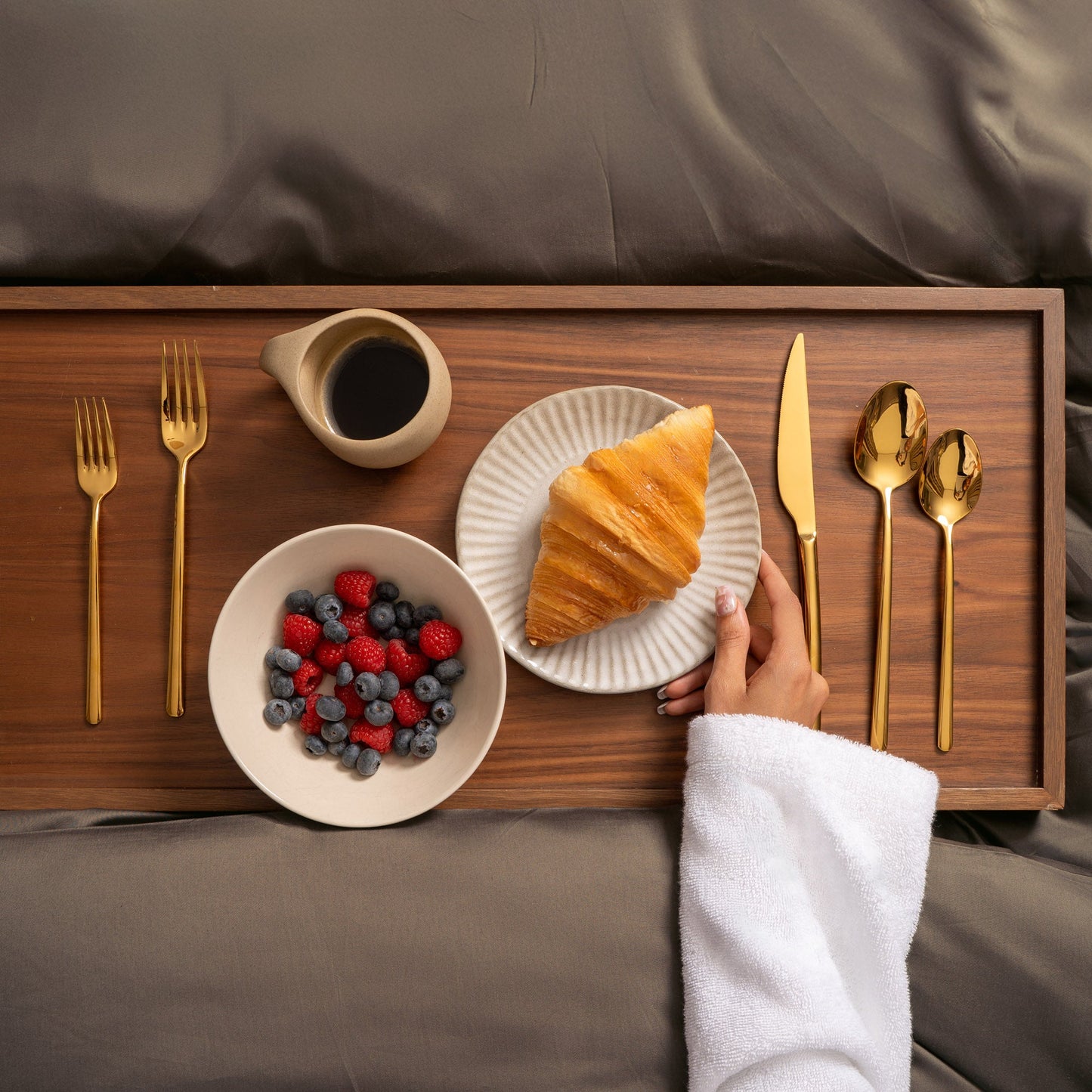 Emilia Mirror 20-Piece Flatware Set - Osadia Concept Store