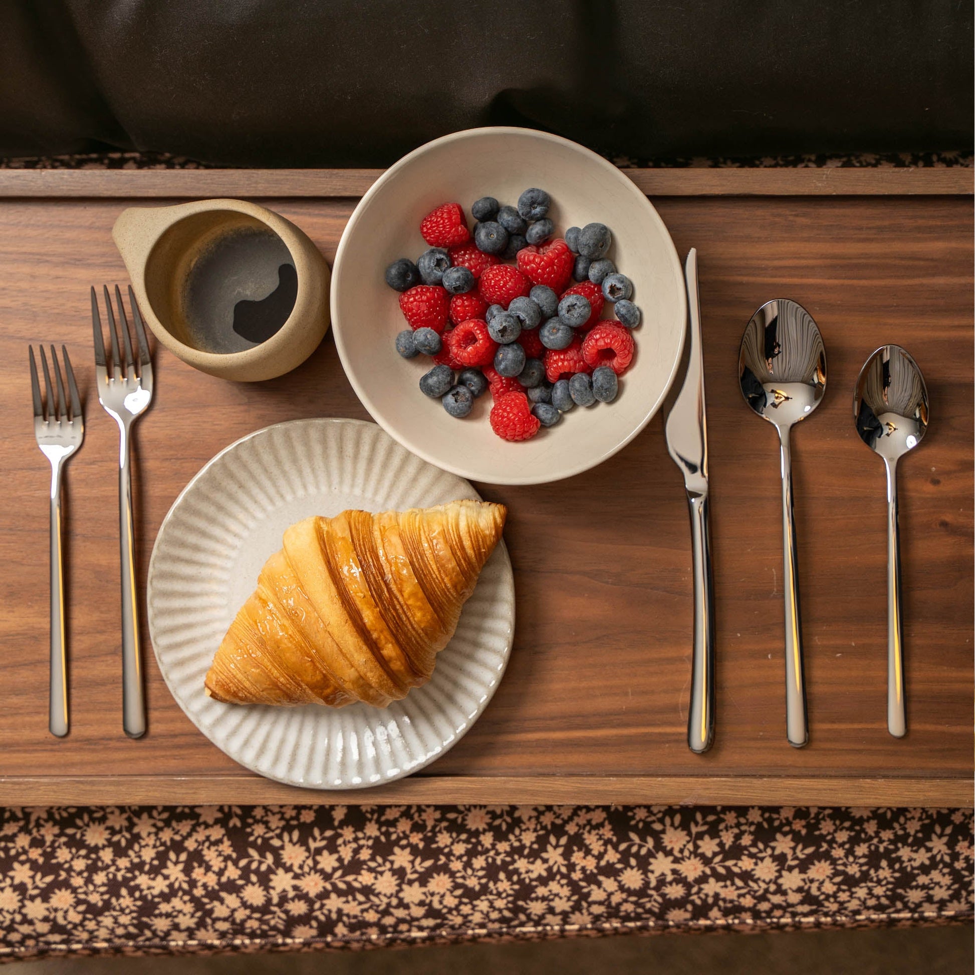 Emilia Mirror 20-Piece Flatware Set - Osadia Concept Store