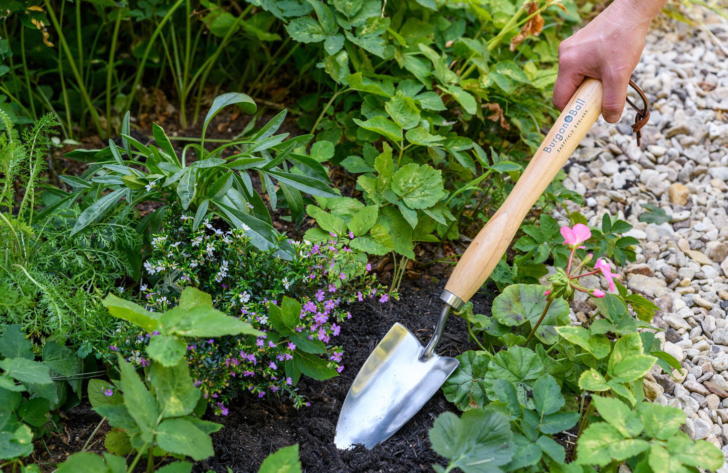 Burgon & Ball® Mid-Handled Stainless Steel Trowel, RHS Endorsed