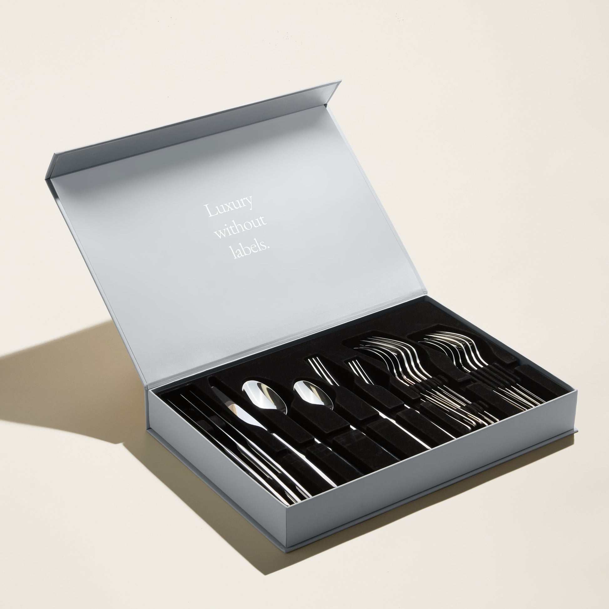 Emilia Mirror 20-Piece Flatware Set - Osadia Concept Store
