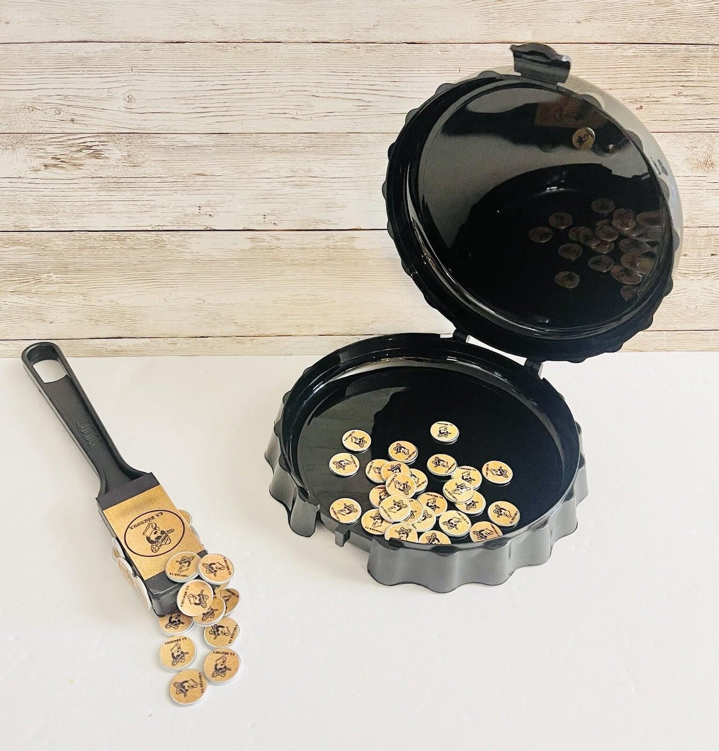 Fichero La Buchona Para Monedas/Fichas Con Pala Magnetica Y 50 Fichas