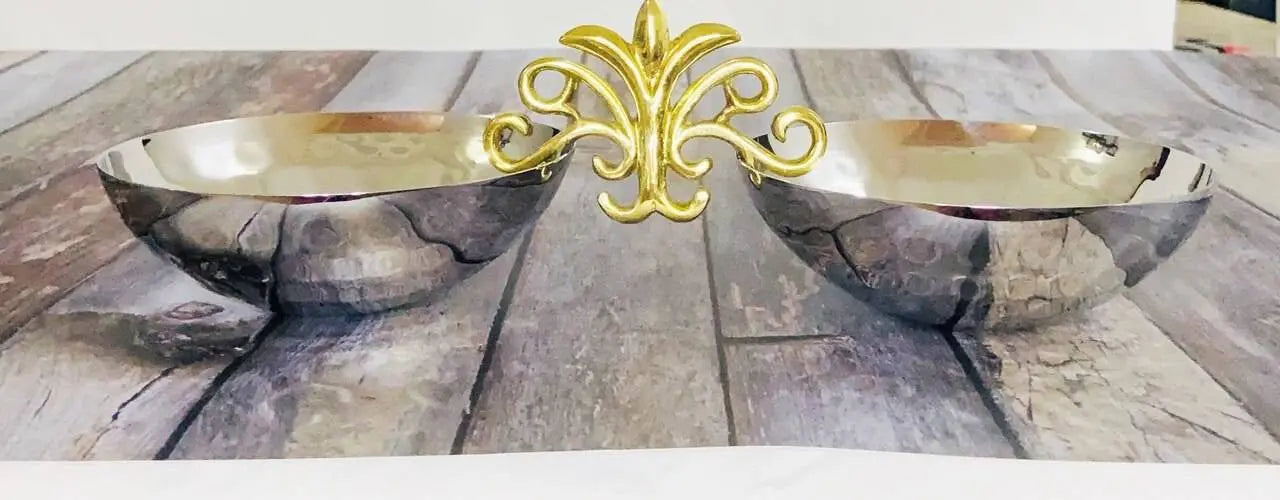 Hammered 2 Bowls with Leaf