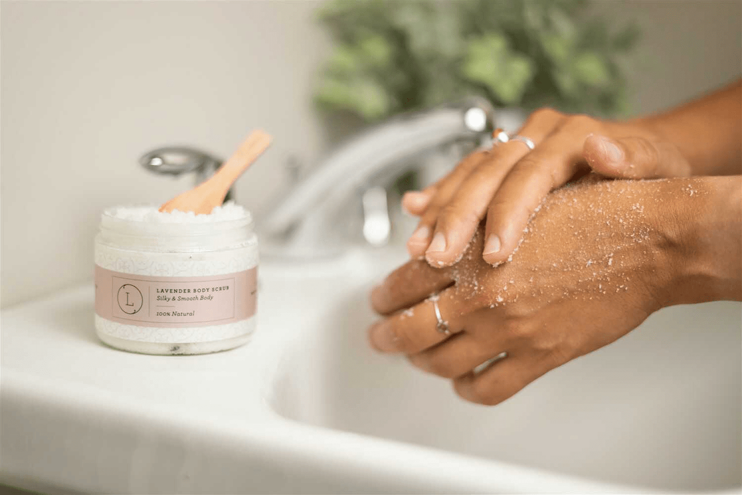 Lizlush Natural Body Scrub – Lavender Body Salt Scrub - Osadia Concept Store