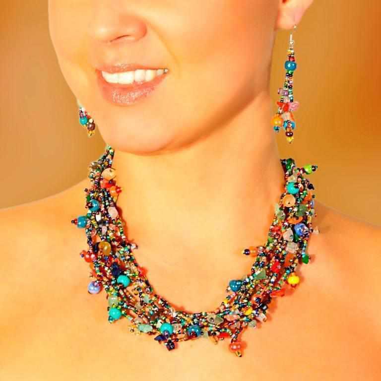 Luzy Beaded Necklace with Magnetic Closure - Guatemala
