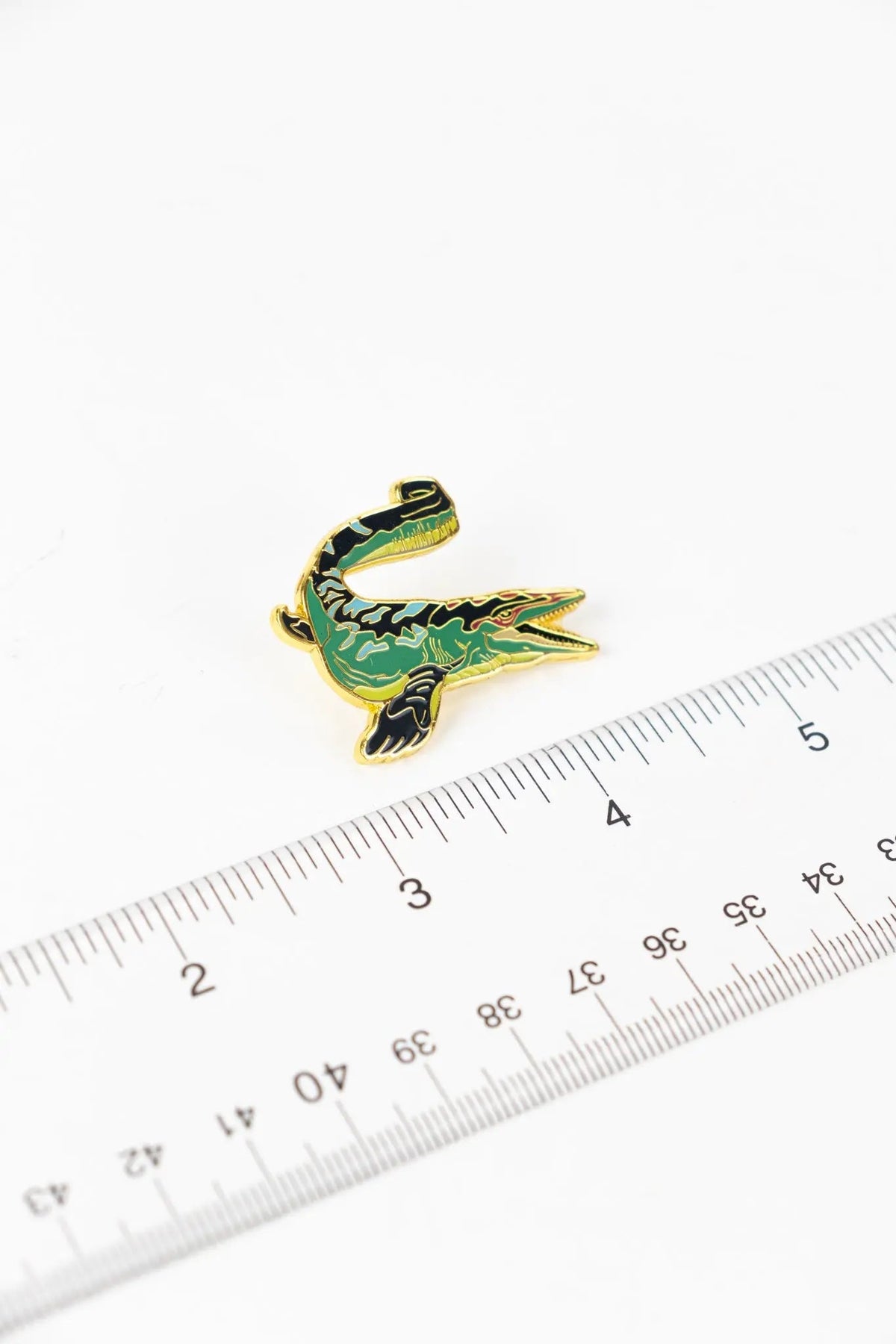 Mosasaurus Enamel Pin (Mosasaurus hoffmanni)