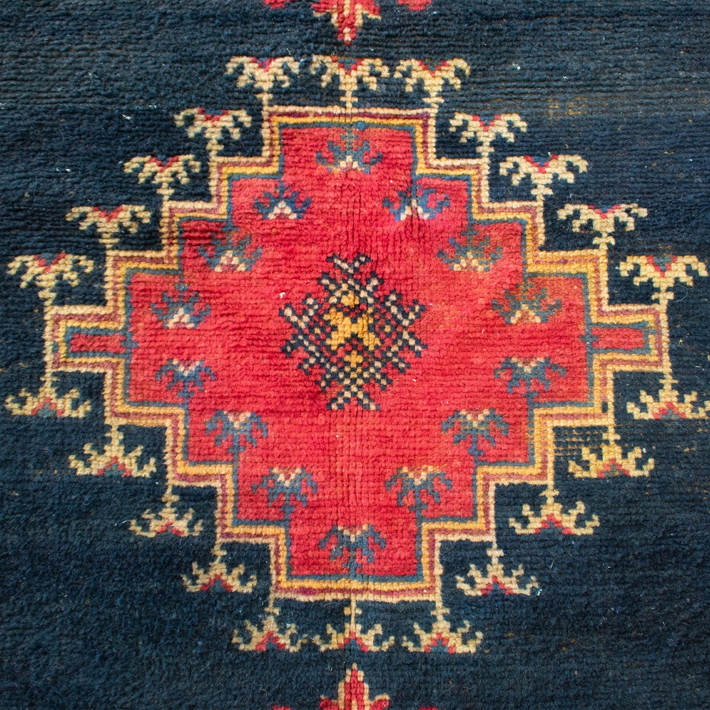 Danni Vintage Moroccan Medallion Taznakht Rug | 3'9" x 6'8"