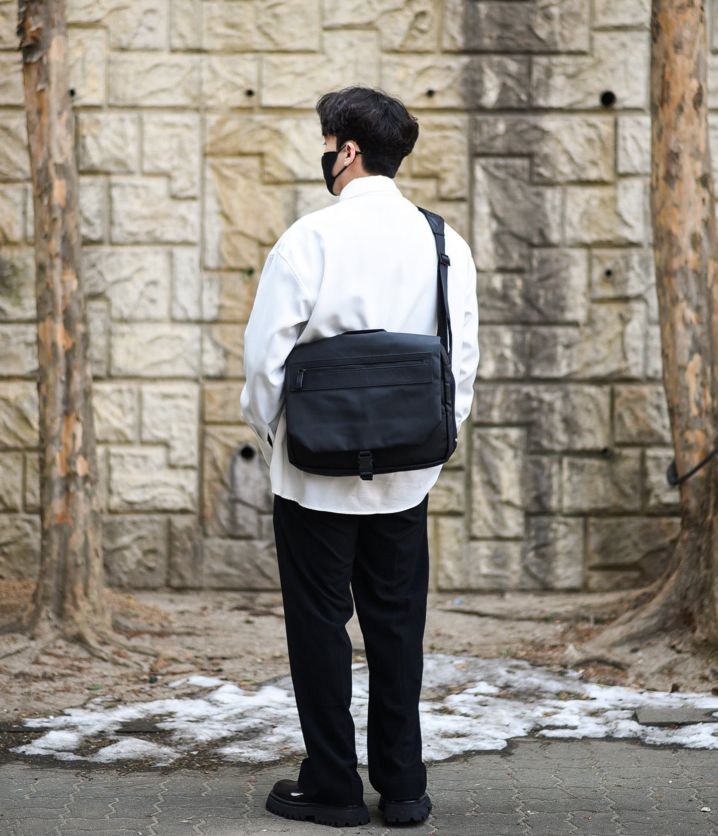 Office Messenger Black