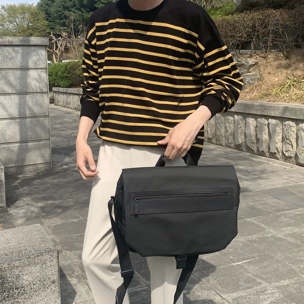 Office Messenger Black