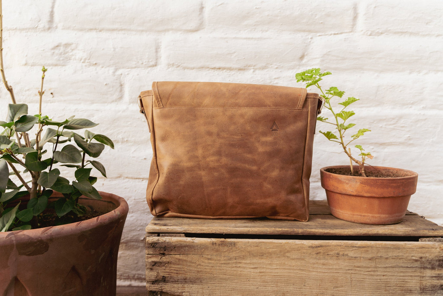 K'at Messenger Bag - Tan